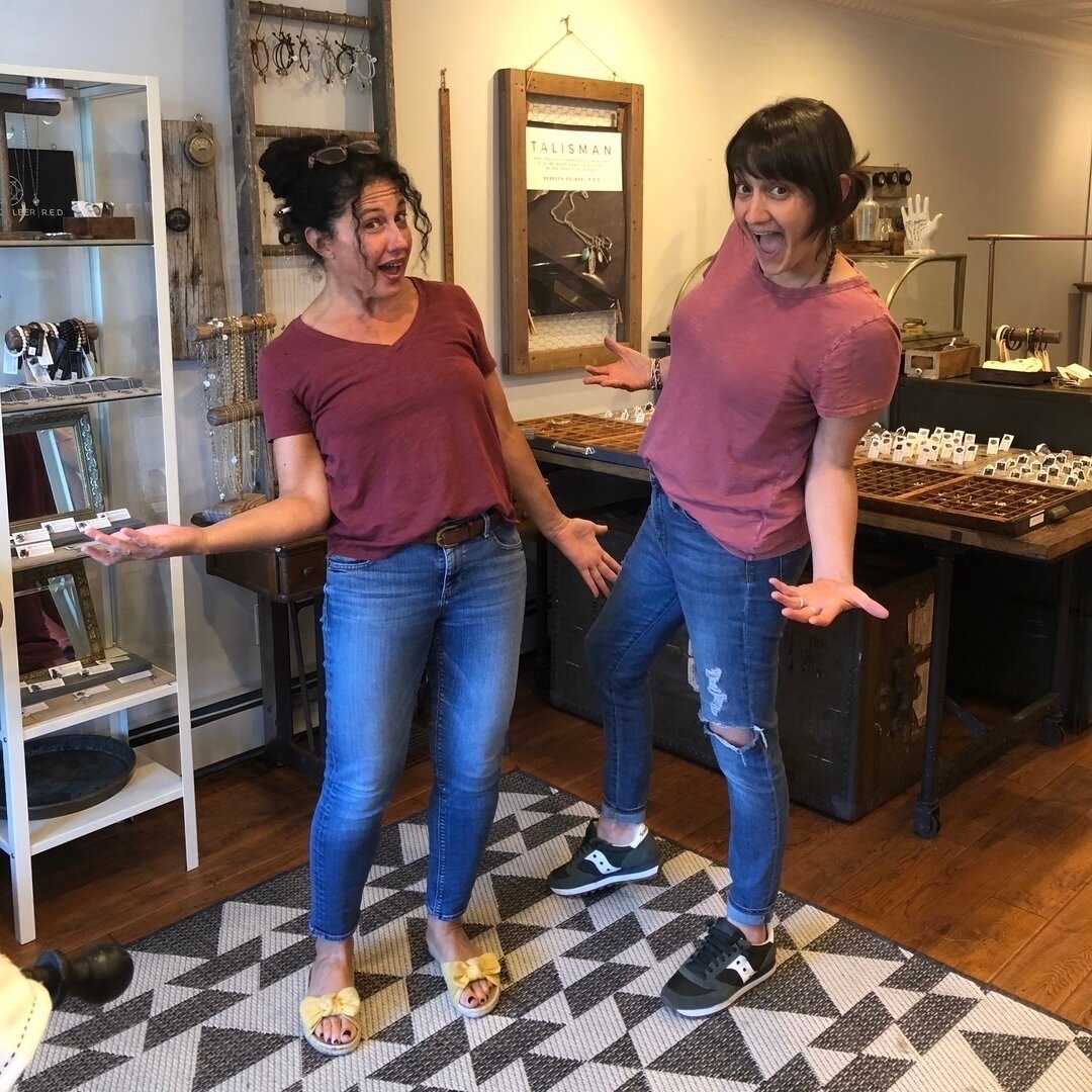 That time you and your landlord/studio roomie/friend/former teammate @pamgurman of @fatcatpaperie showed up to work looking just like you 👉🏽 The only question is, who wore it better? #galentinesday 💋 Ps, thanks to Cathi Turow at @newsday for the s