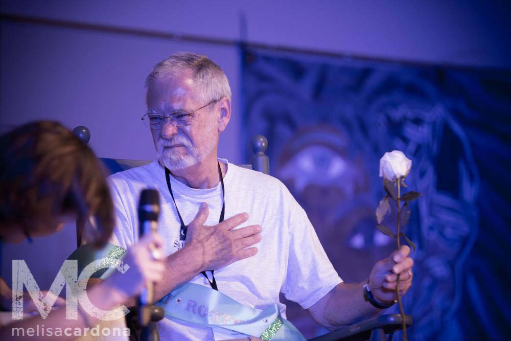 Ashley Sparks pays tribute to Bob Leonard. Photo: Melisa Cardona