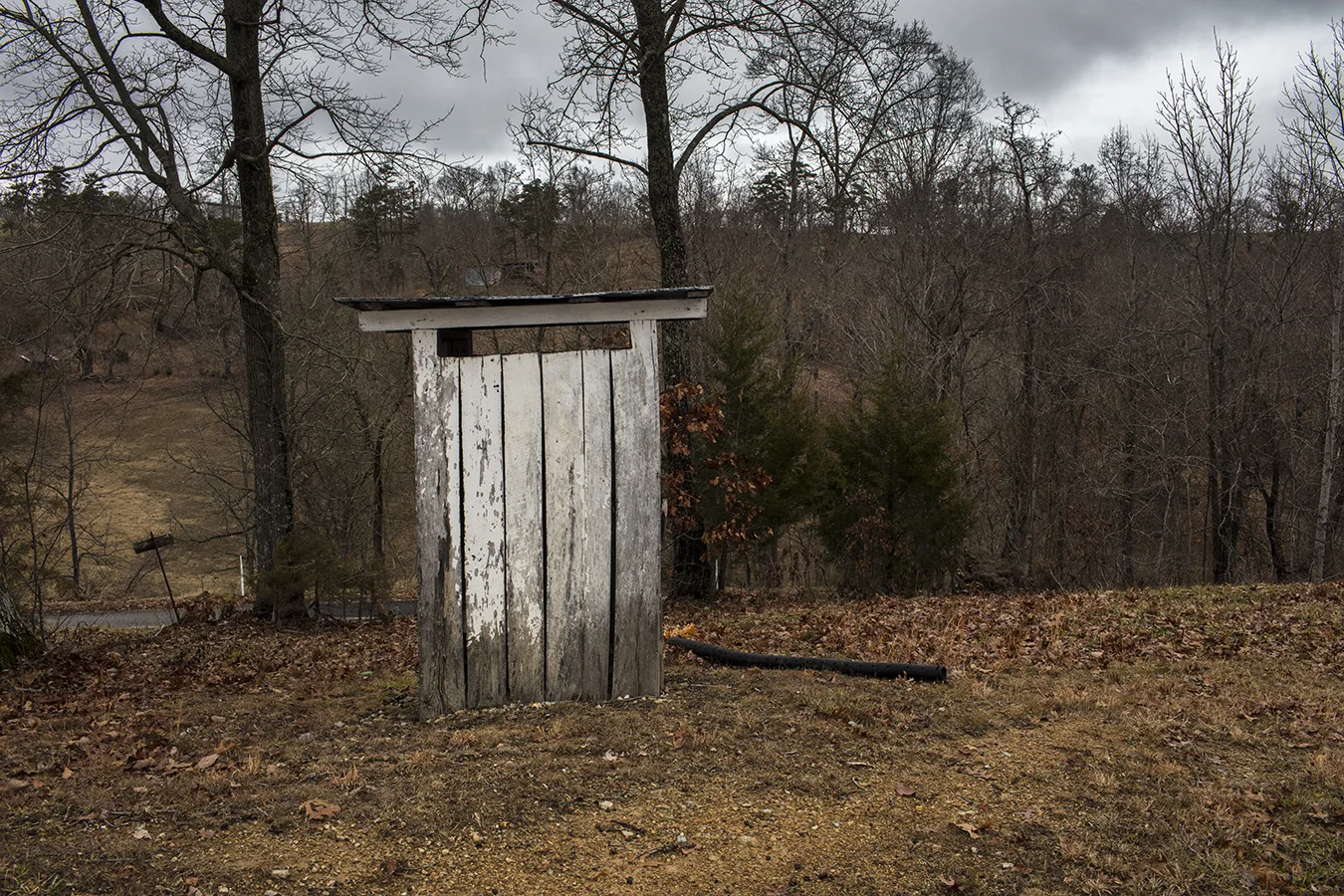 Outhouse2.jpg