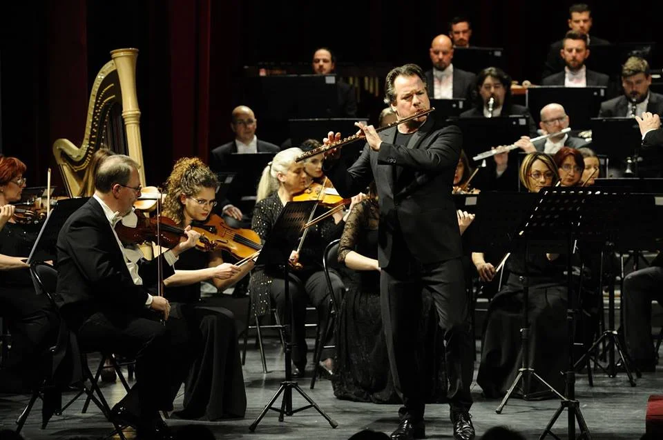 Emmanuel Pahud with Uroš Lajovic and The Sarajevo Philharmonic Orchestra