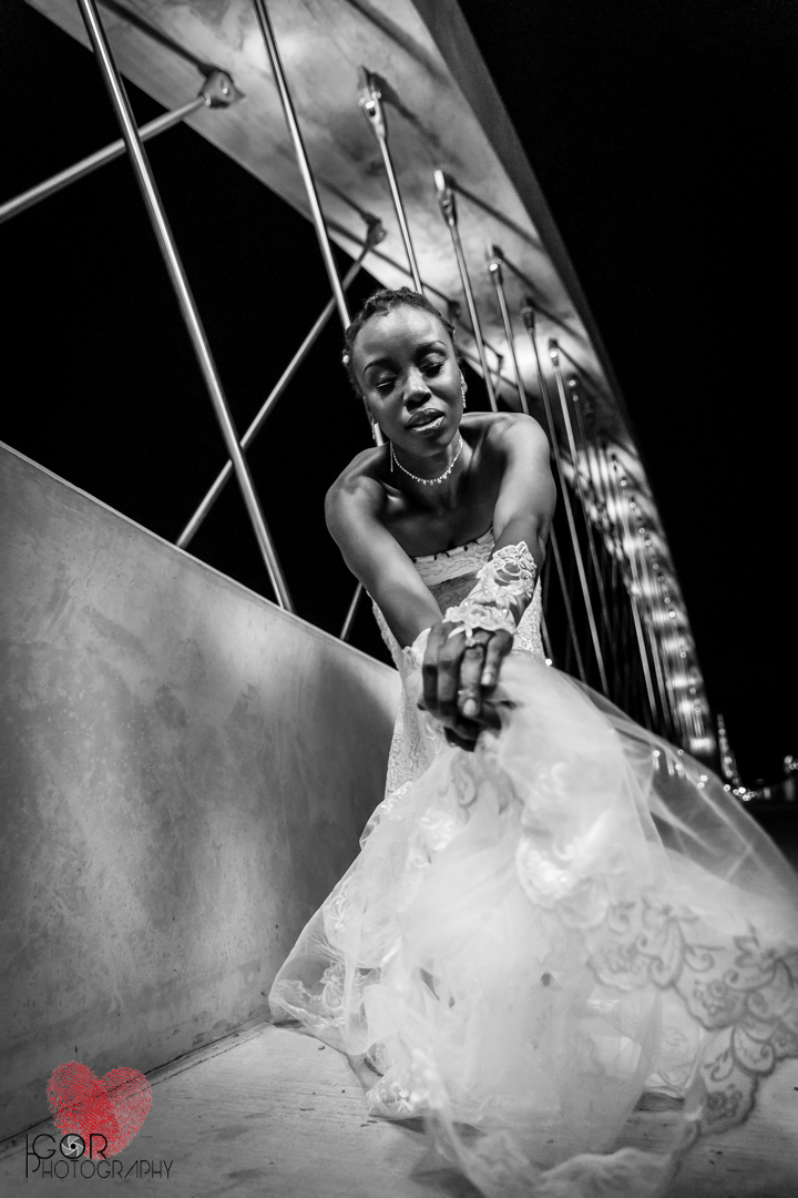 Black and white bridal photos