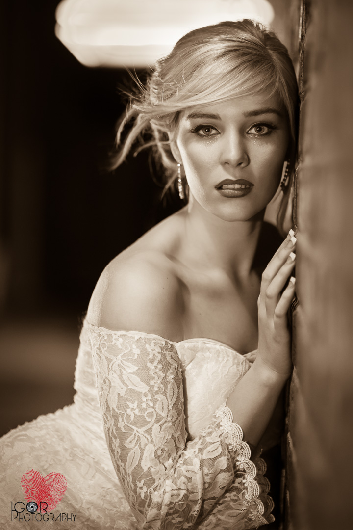 Ft.Worth Bride at night