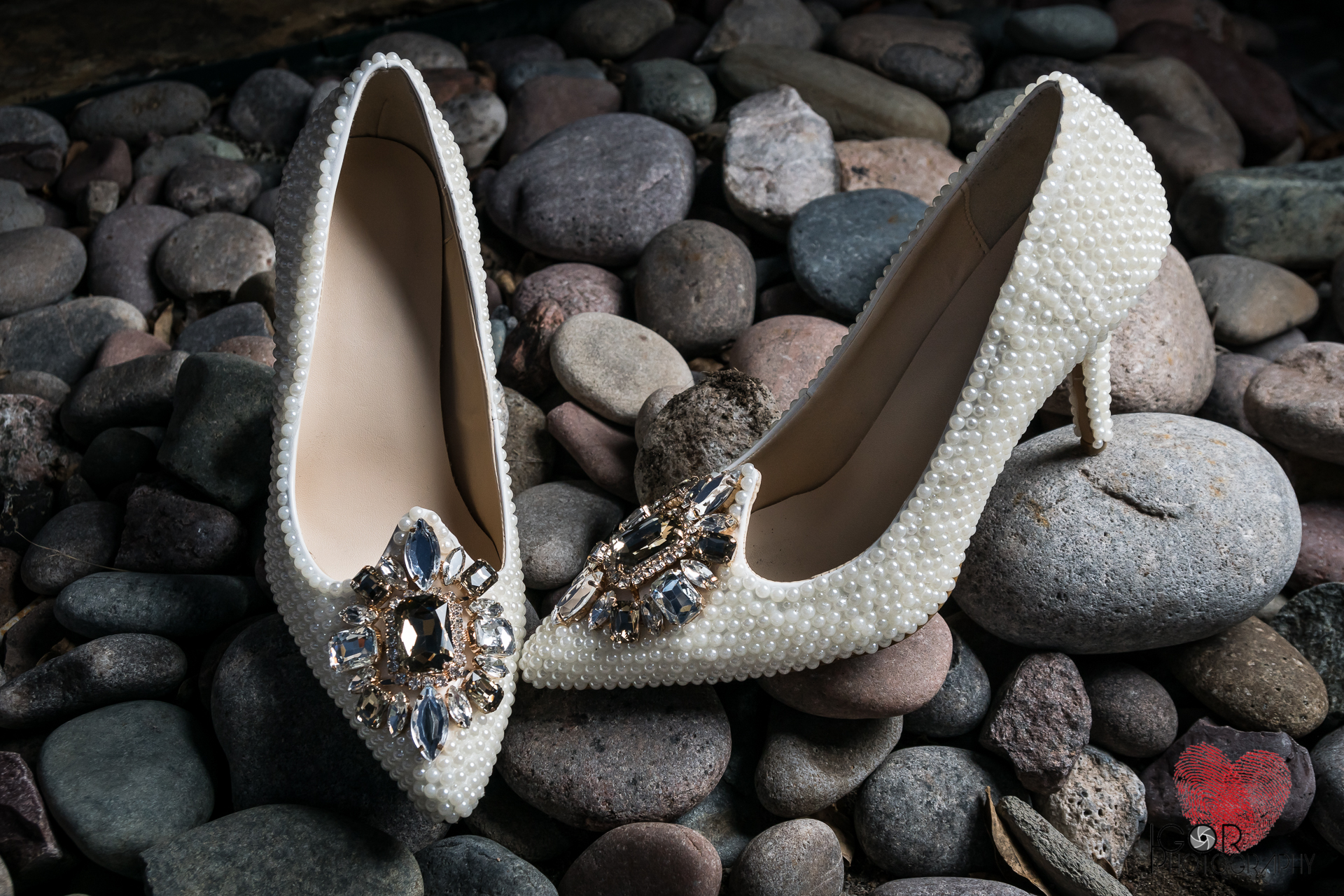 Wedding pearl shoes