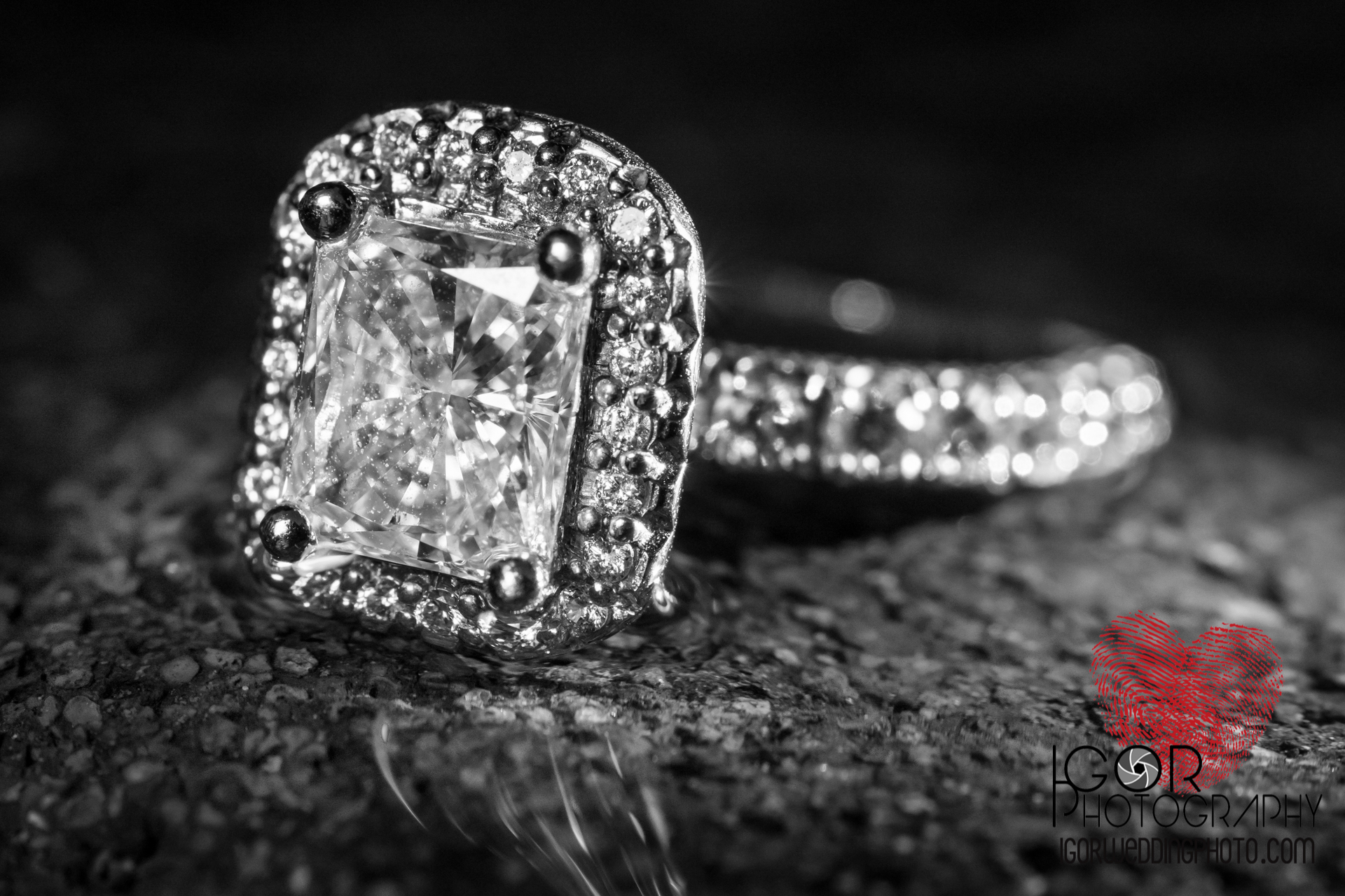 Diamond engagement ring in Black & White