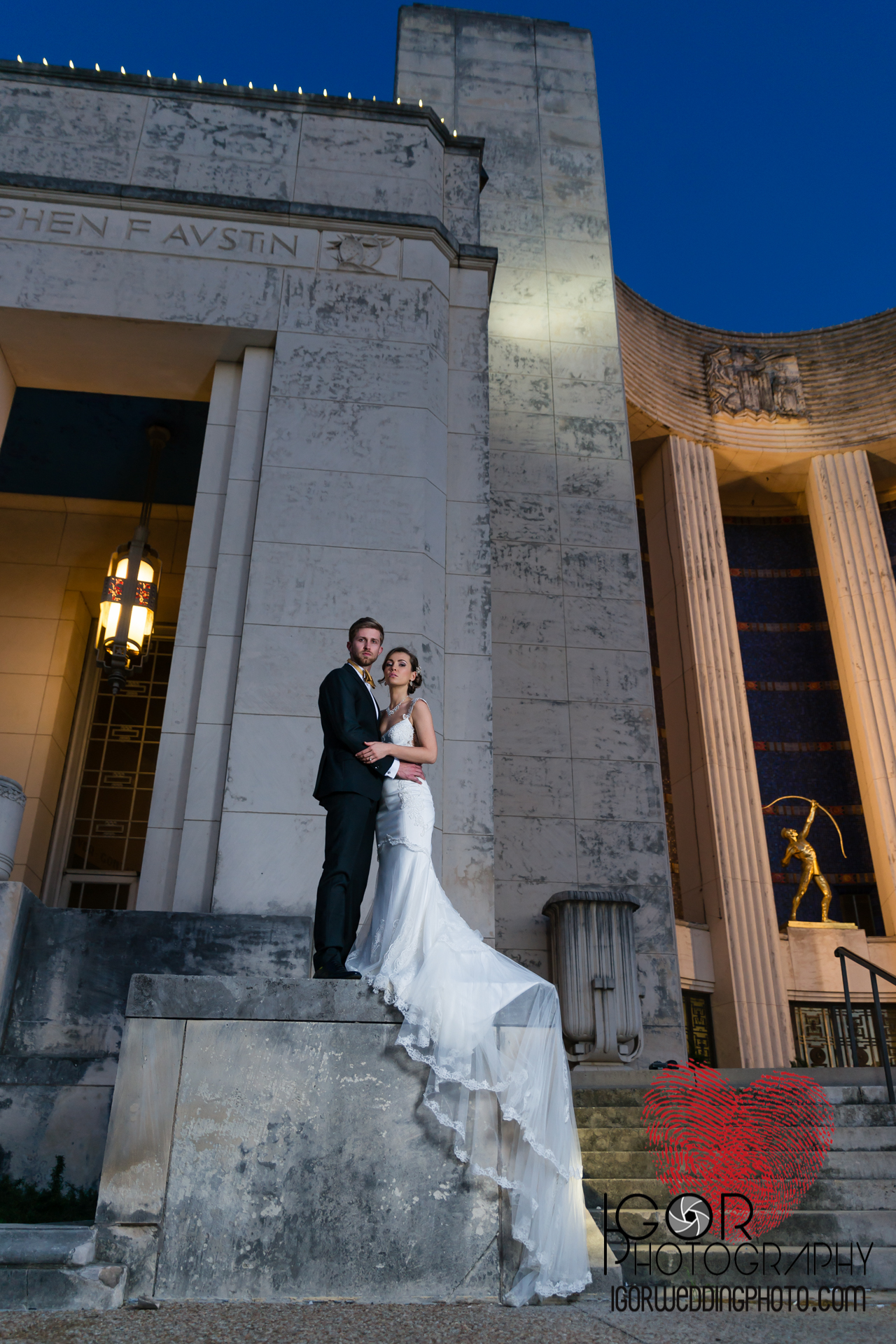 night groom and bride hall of state