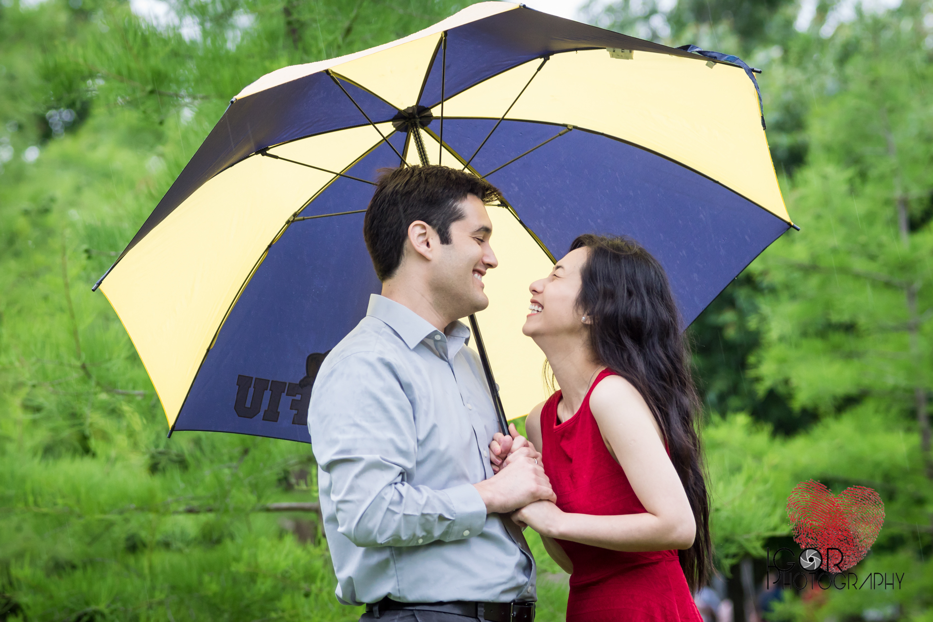 Rainy engagement pictures