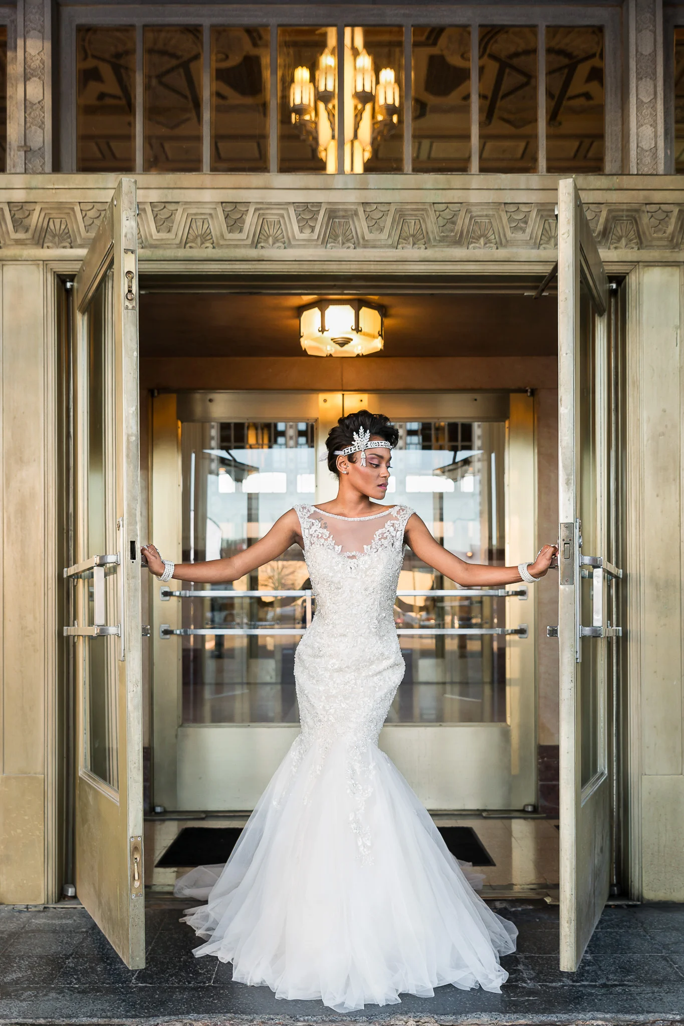 Great Gatsby bride portraits at the T&P station.jpg