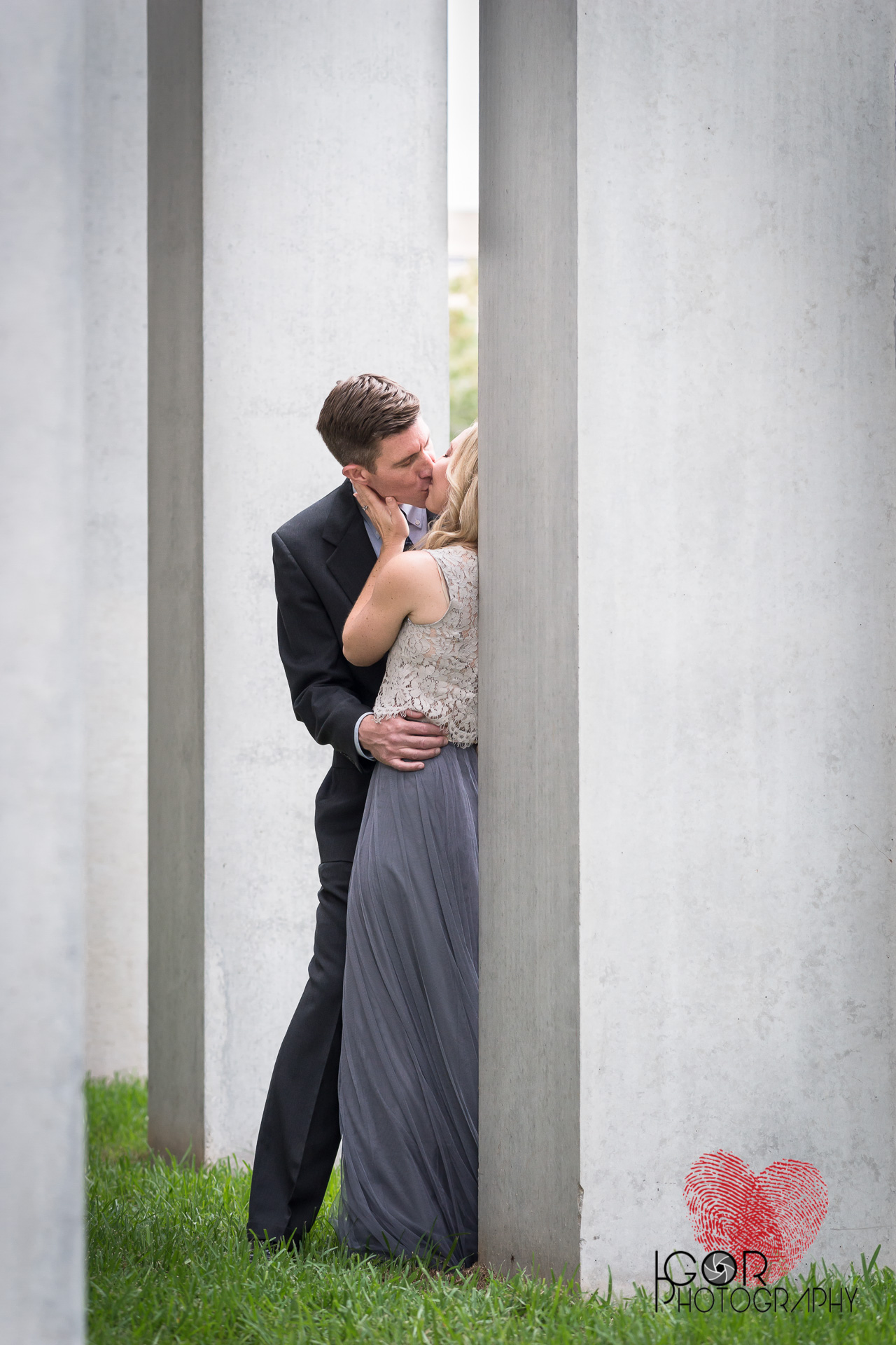Modern engagement pictures