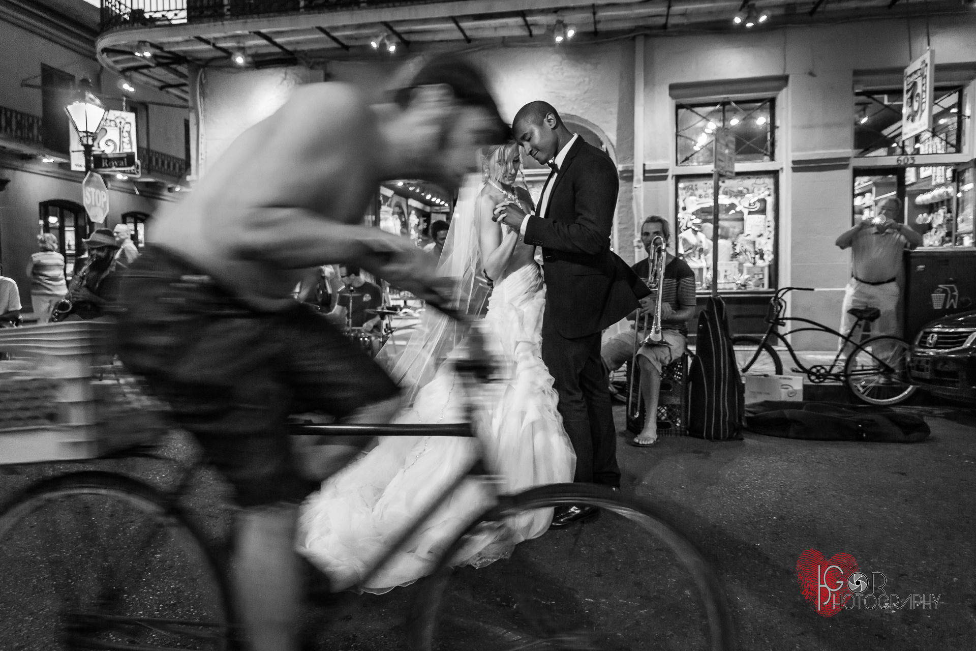 Street wedding photography in Nola