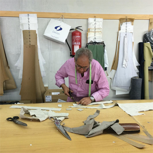 COOPERATIVA JUAN XXIII / SPAIN A trousers specialized cooperative factory in Toledo (Spain). Julián Muñoz is our experienced craftsman who has been making trousers for over 40 years. We are extreamly happy to count with such an amazing professional. www.cooperativajuanxxiii.es