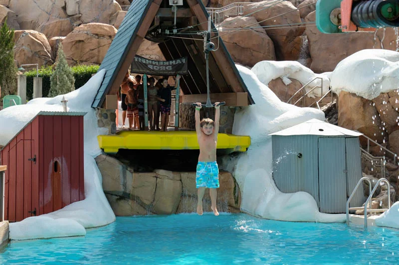  Hold on Liam...you can do it..and he makes it to the wall and crashes...splash. Nice job.