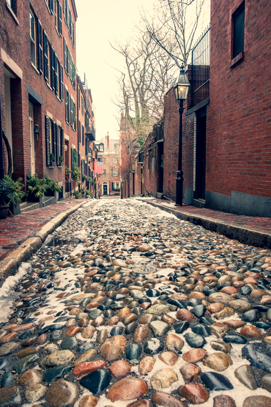 Then there is Acorn Street. A wonderfully cobblestoned street at the very top of the Hill. It looks down to the lower streets going parallel to the Hill. This is probably the most photographed street in Boston so you have to be a little creative in your composition. I say, go low.
