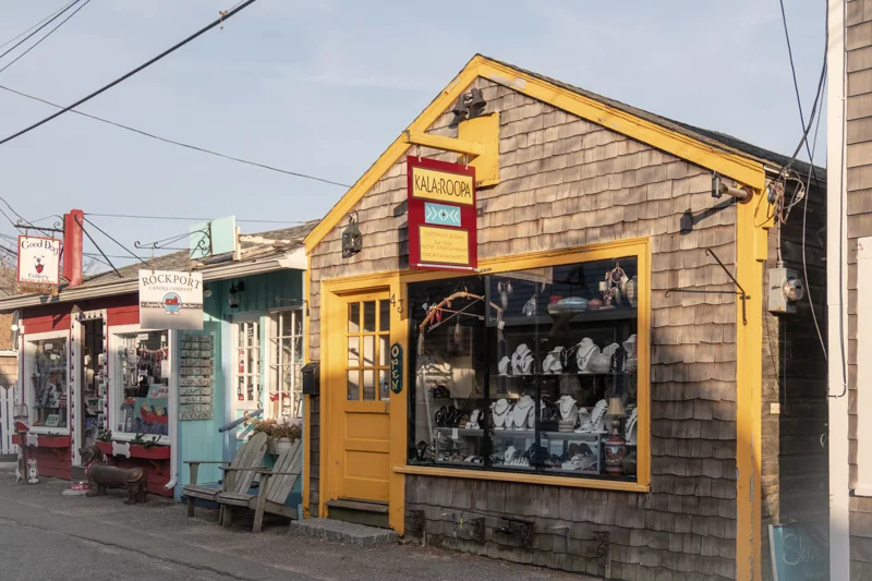 Some of the little art stores along the way…in between there are ally’s that go out to the wharf and ocean.