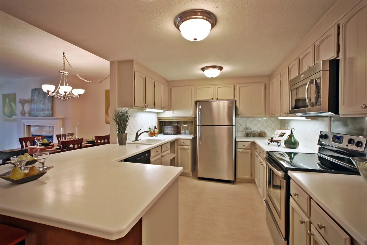 790 SE Webber 105 Kitchen.jpg