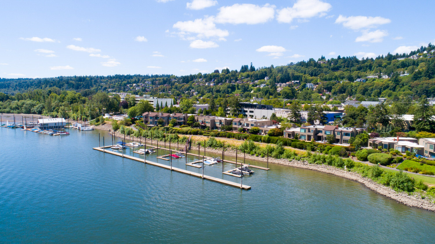 Riverpoint owners have access to a private marina.