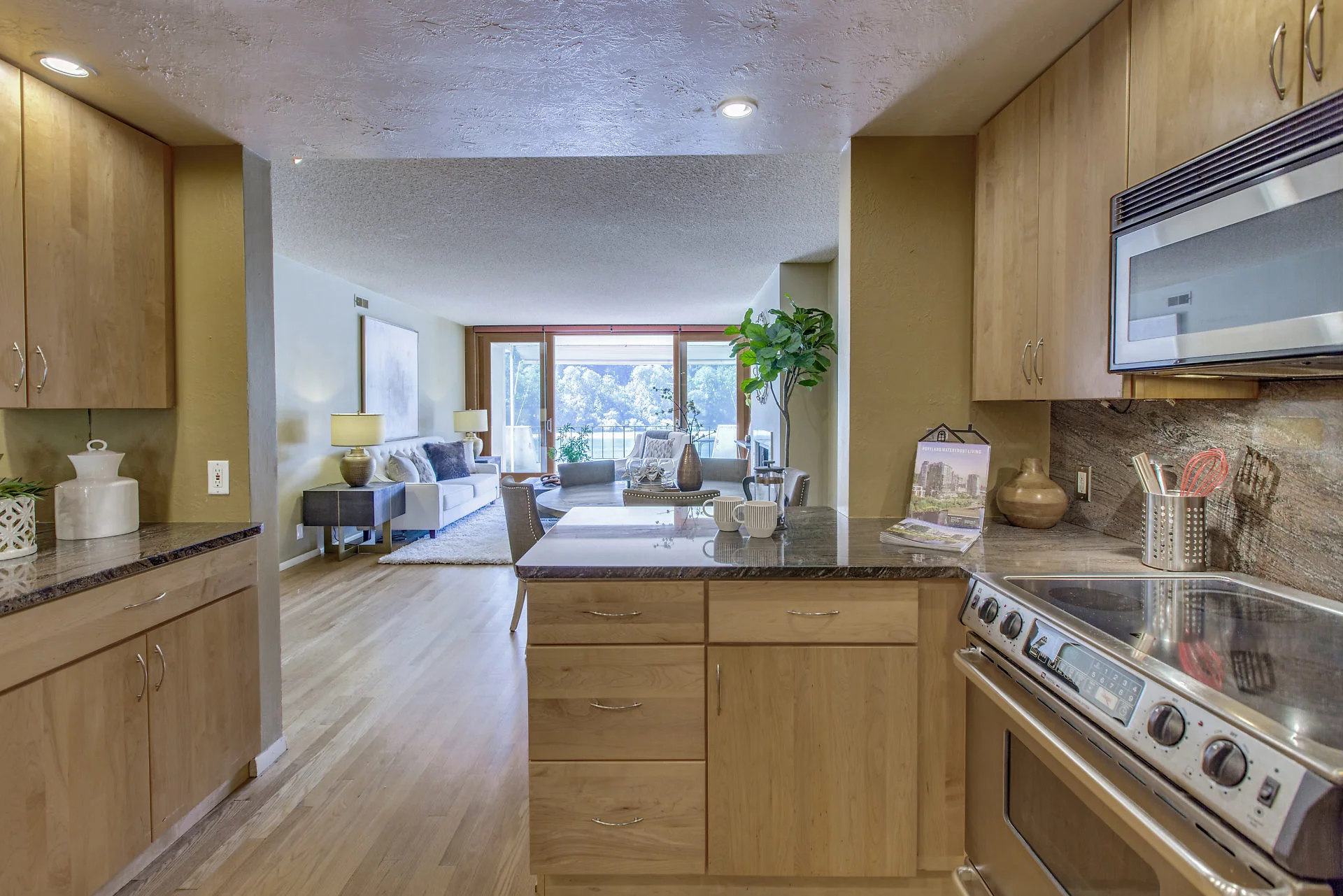 017-790SEWebber-Portland-OR-97202-small.jpg