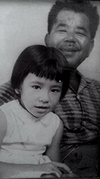 Abuelo de Sayuri y su mama de ni;a, x 260.jpg