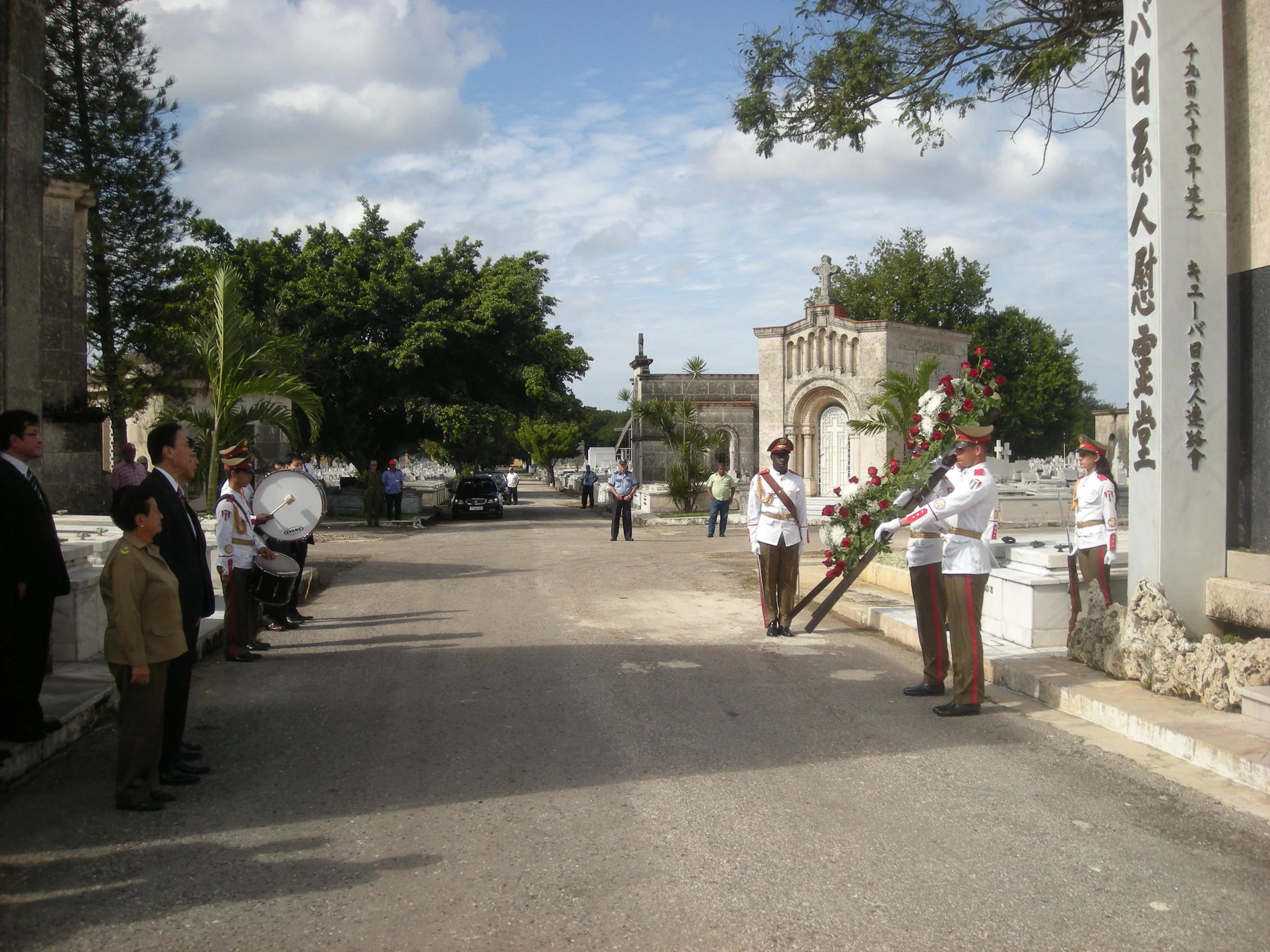 Mr. Keiji Furuya at the Pantheon of the Japanese Colony in Cuba.
