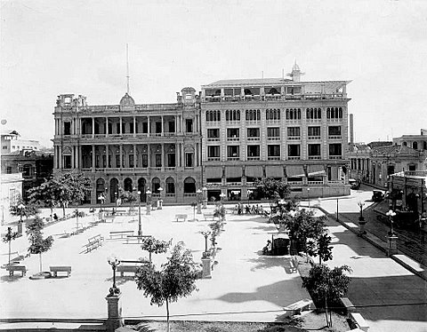 "Club San Carlos y Casagranda, Santiago de Cuba, 1920".