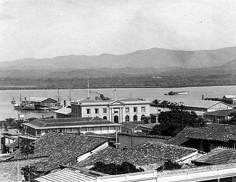 "Aduana de Santiago de Cuba, 1915".