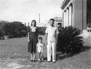 Kanji miyasaka y familia