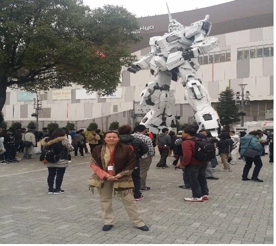 Meilin Iwasaki en una visita al Museo Nacional de Ciencias Emergentes e Innovación (Miraikan), Tokio, Japón, 2018.