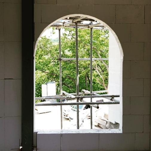 Another window view with sitting in window sills.  #vaulthouse #atelierchang #arch  #play #housedesign #하우스그램