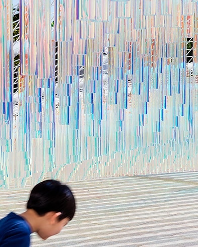 Thank you #kyungsubshin for capturing the perfect moment of the #ripplepavilion #경남도립미술관 #파빌리온 #kineticart #interactiveart #field #artbyaudience