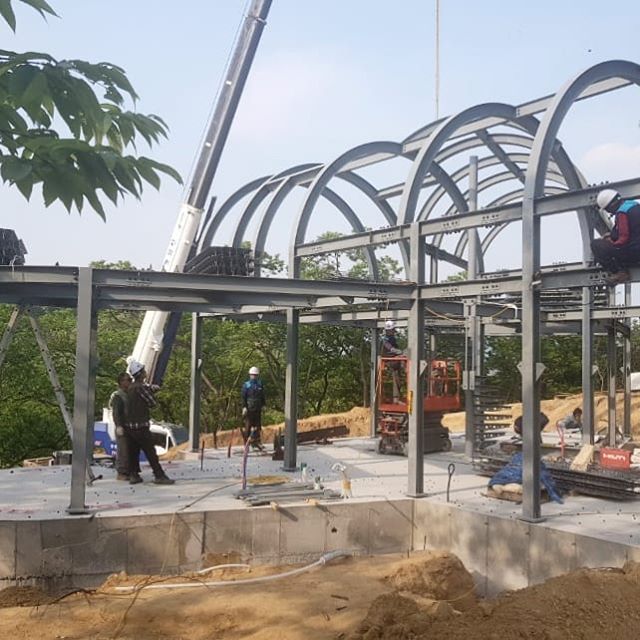 The arches are standing up high like a vessel. Thanks for all the hard work! 
#housedesign #architecture #londonarchitecture #arch #vaulthouse #atelierchang #excited #하우스디자인 #건축 #전원주택 #아치 #드림하우스