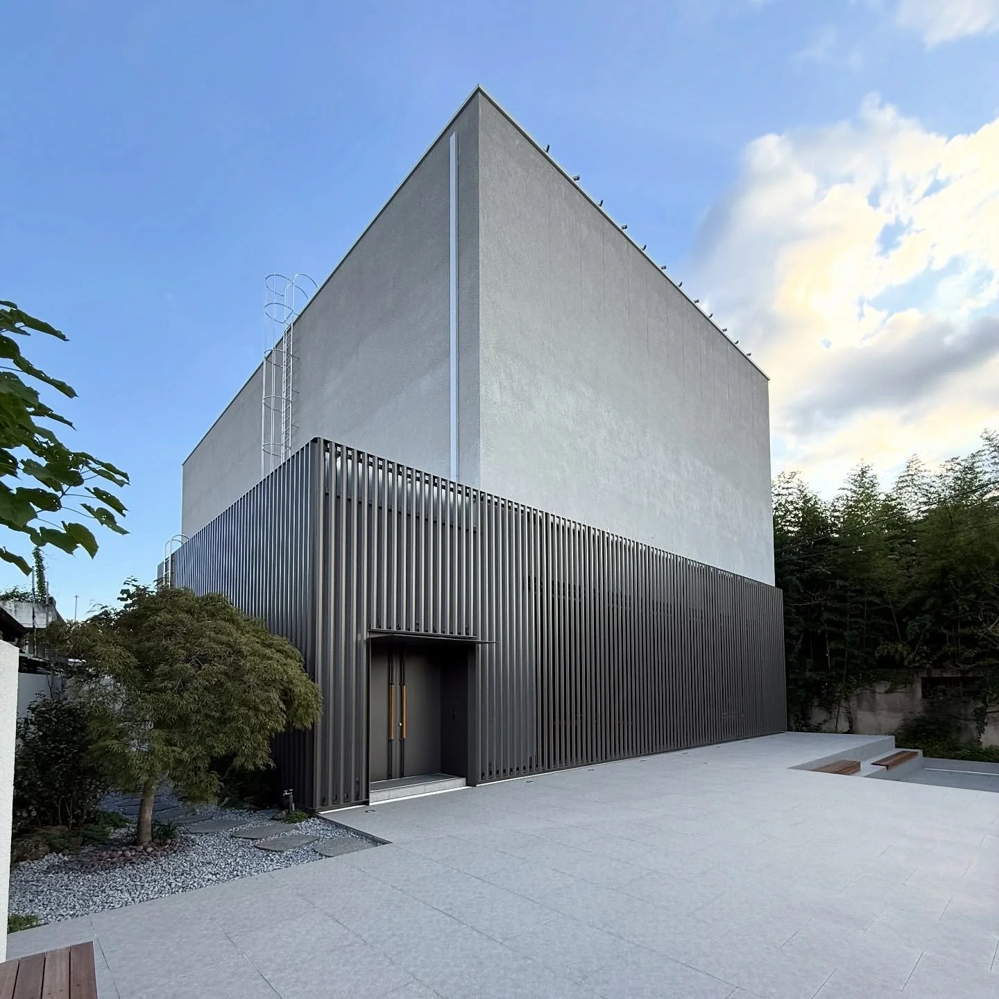 #artsitesoje  #아트사이트소제 
movable facade 3
Fully closed 

#atelierchang #아뗄리에장 #전시관 #미술관 #갤러리 #gallerydesign #exhibitionhalldesign #mediaart #mediaartgallery #대전핫플 #대전갤러리 #소제동 #소제동핫플 #movable #transformer #movablefacade