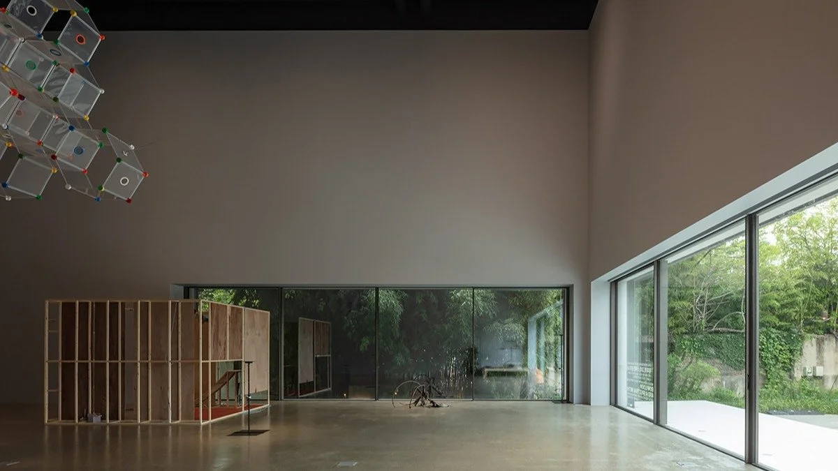 Art Site Soje Detail:
A central design element of the project is the kinetic fa&ccedil;ade system. When fully closed, the building defines a 11H &times; 10W &times; 20L-meter vertical volume&mdash;equivalent in scale to a four-story structure contain