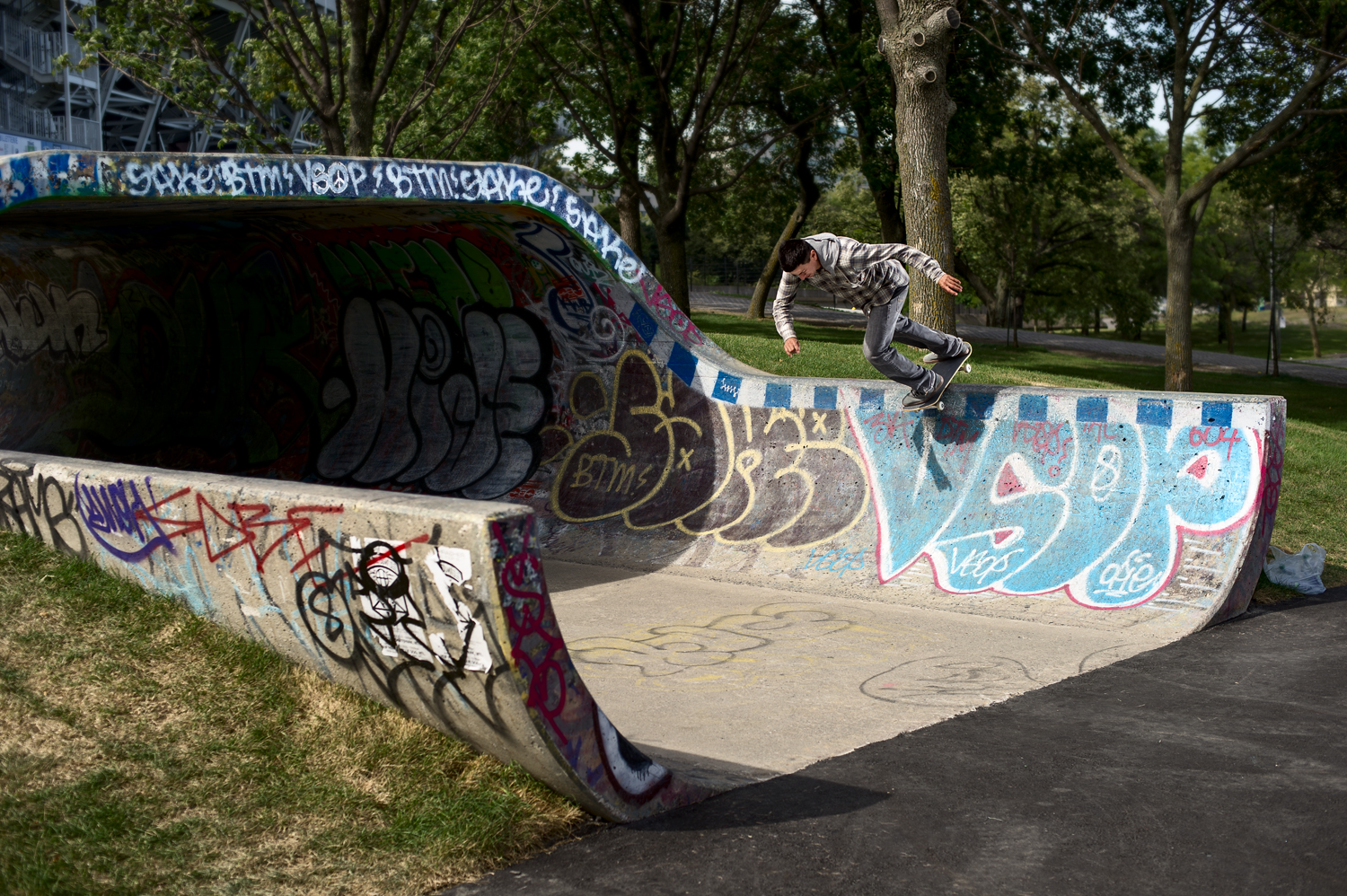 Chico Brenes, Backside Disaster, Montreal, QC 2013
