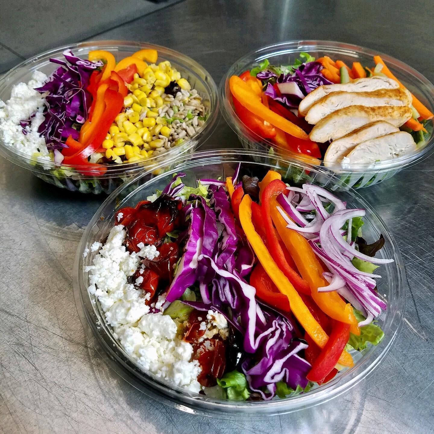 Lots of colorful new options with our new BYO Greens Bowls on Kinetic Prepped! Make sure to add all these beautiful veggies to your order before they lock this Sunday! (link in bio)