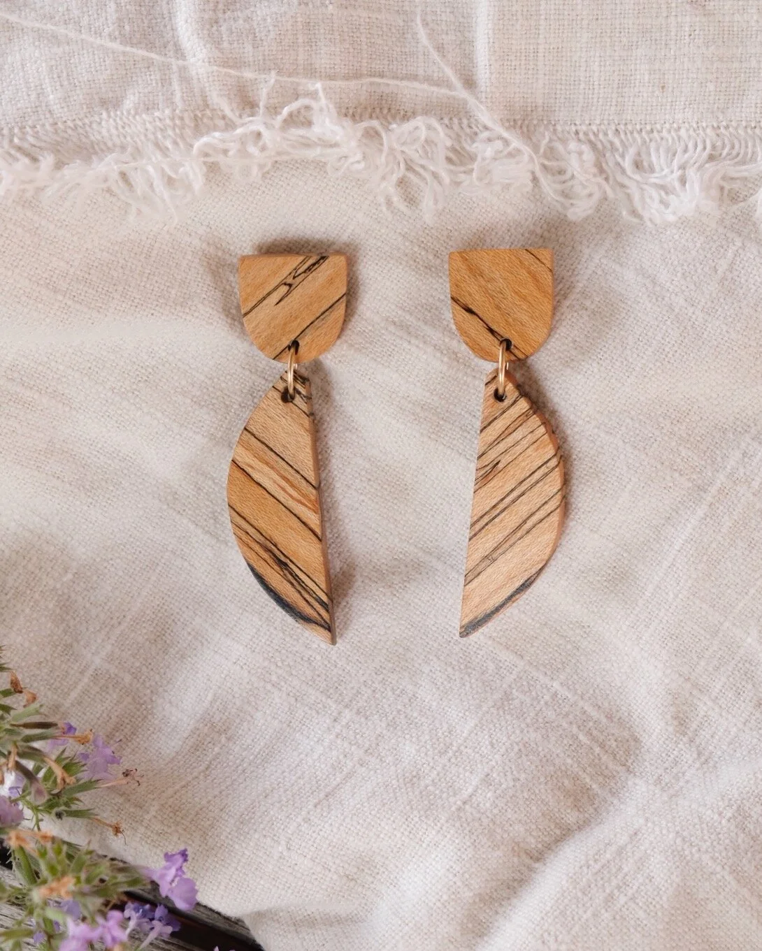 C3782813-3EB8-40A9-8E84-B406F9A1268A