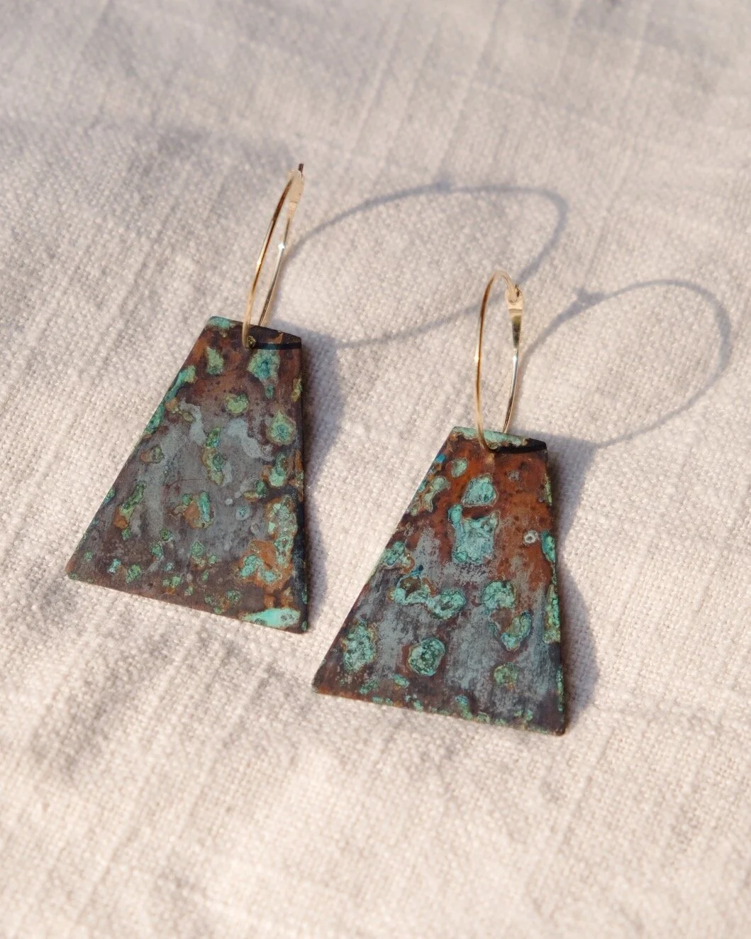 E40E68B4-4B5B-48DF-AF61-B29C8D3EC2A9