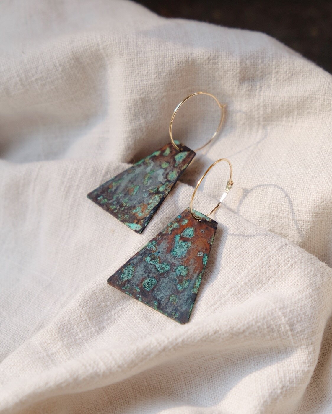 FF0373B0-8108-41B4-87BD-277D38953A01