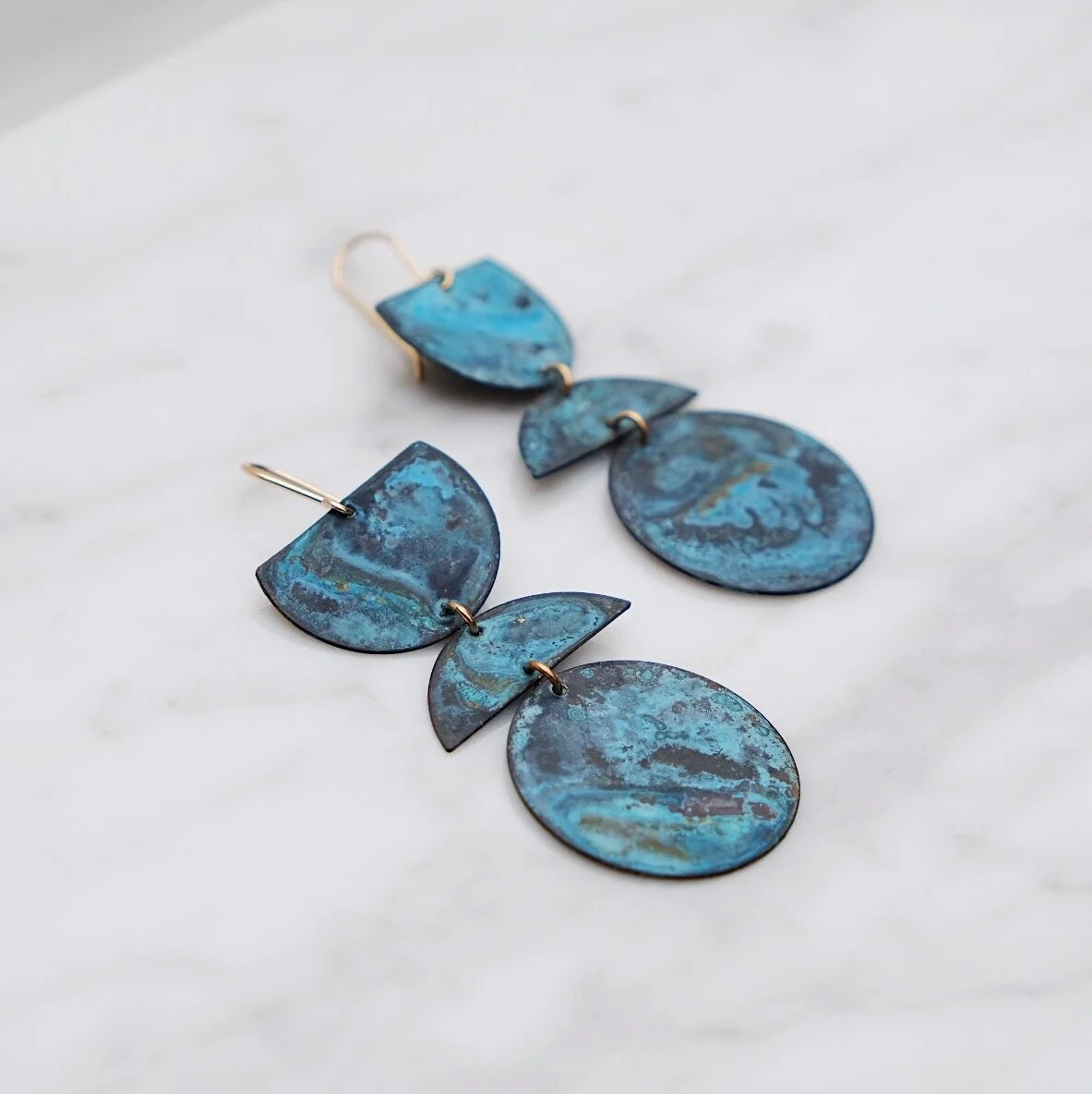 E79656E1-0DE1-4F81-AC7D-CA75F9BCA8B3