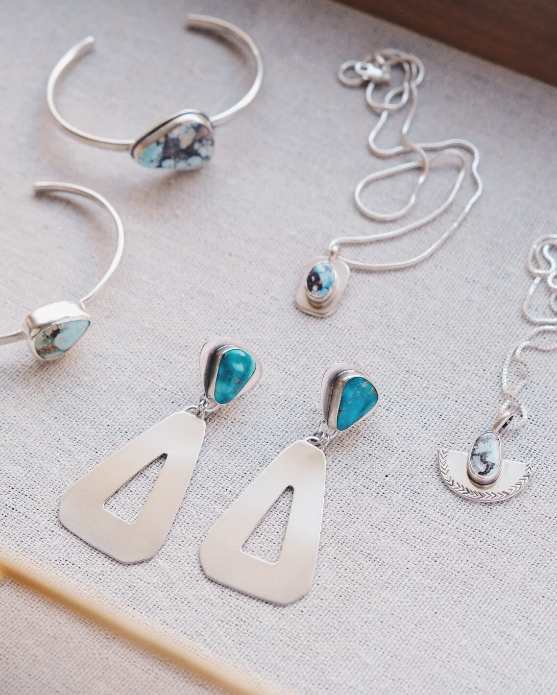 0DC0AF15-5844-44E8-9289-0EB6B75D0388