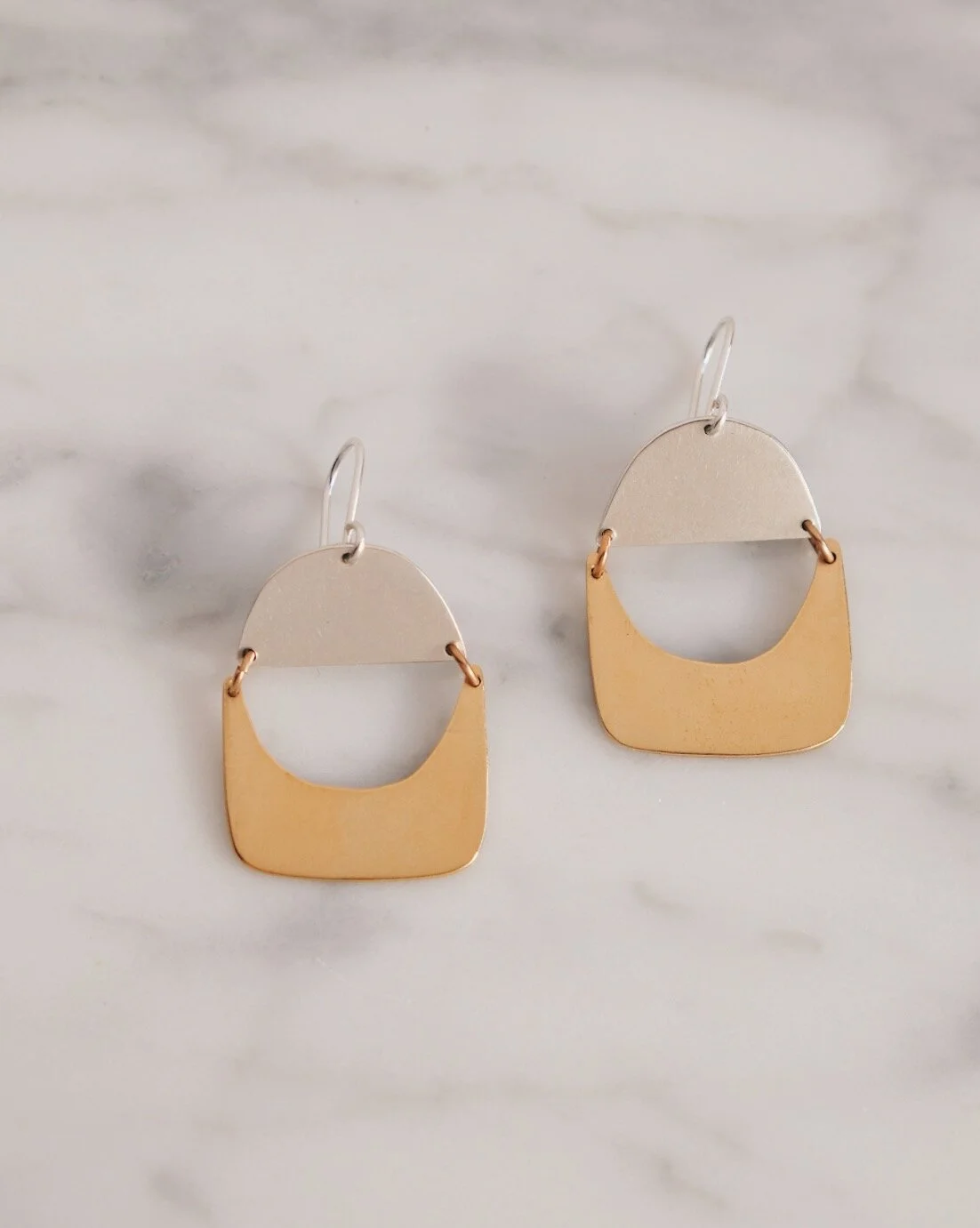 41A3D418-3FD5-42BB-8E19-3261687FD657