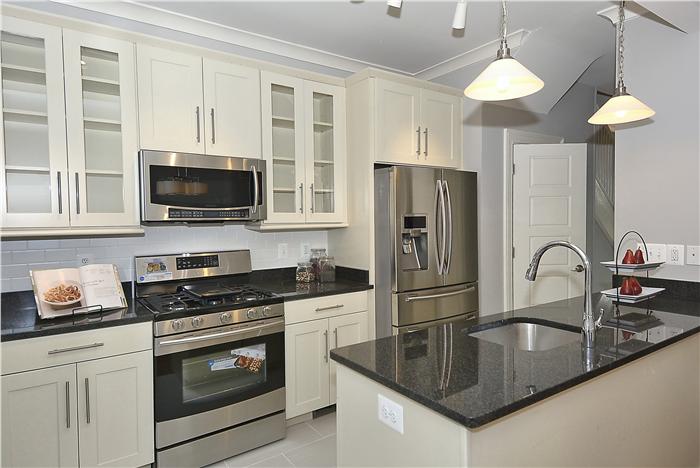 Web_Main Level-Kitchen_1.JPG