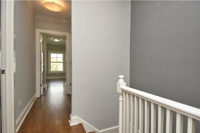 Web_Upper Level-Hall.JPG