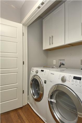 Web_Upper Level-Washer and dryer..JPG