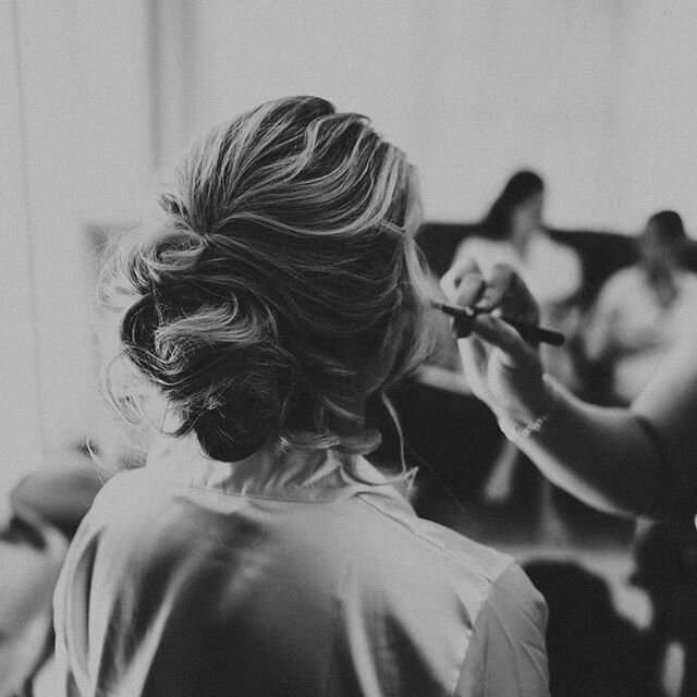 Love all the details of Justine's updo❤ Such a pleasure to be part of this day xx