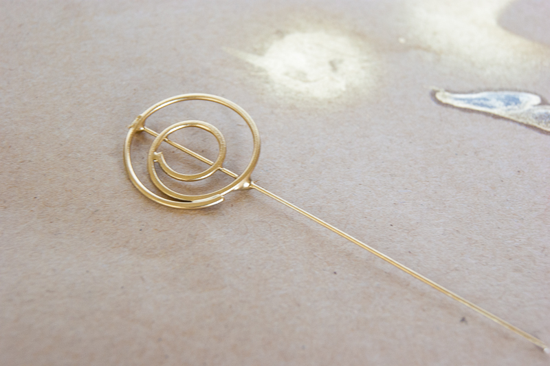 Golden Nugget Photo Holder via www.acharmingproject.com