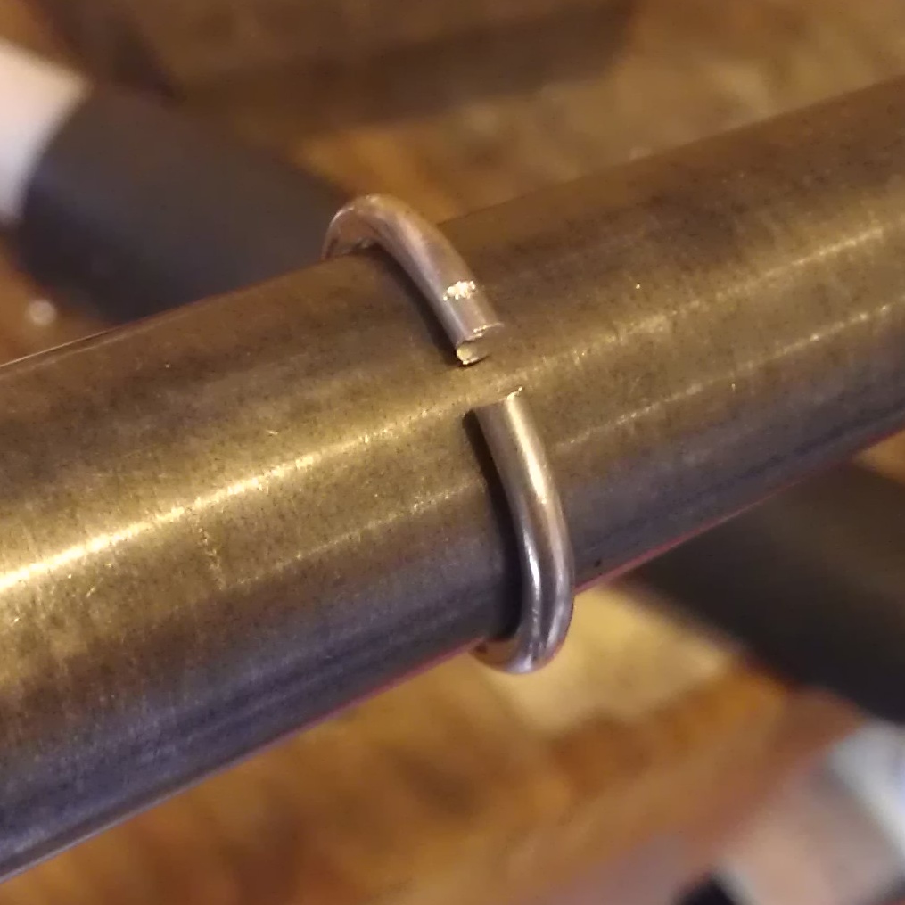 Making the wire ring shaped