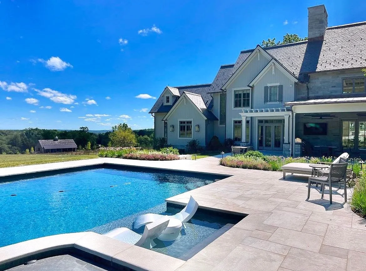 Idyllic summer retreat 

@pohlighomes 
@hess.la 
@postroadfarmpa 

Architecture &amp; Design: Abby Schwartz Associates 
Builder: Pohlig Homes
Roofing: North Country Slate &amp; Gillespie Contracting
Landscape Design: Hess Landscape Architects

#mainl