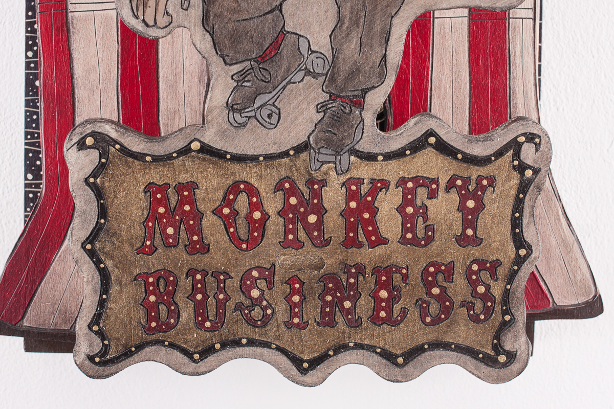  Alex Diamond: (Too Much) Monkey Business (2017) Sculptural WoodcutWood, acrylic paint, 40 x 30 x 14 cm (15.7“ x 11.8“ x 5.5“) 