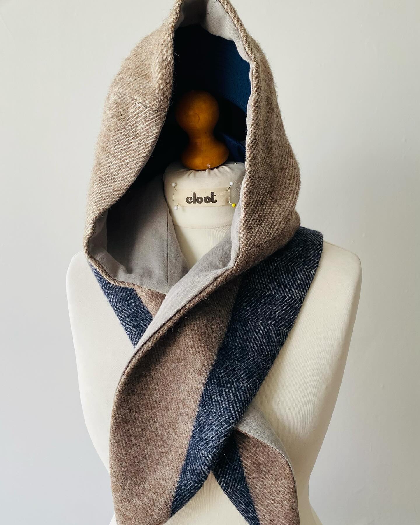*****SOLD****** Pure wool headscarf made with beautiful deadstock Abraham Moon wool. Sustainable. Recycled and repurposed. @abrahammoonsons @nomad_slt @kelvinrooms
