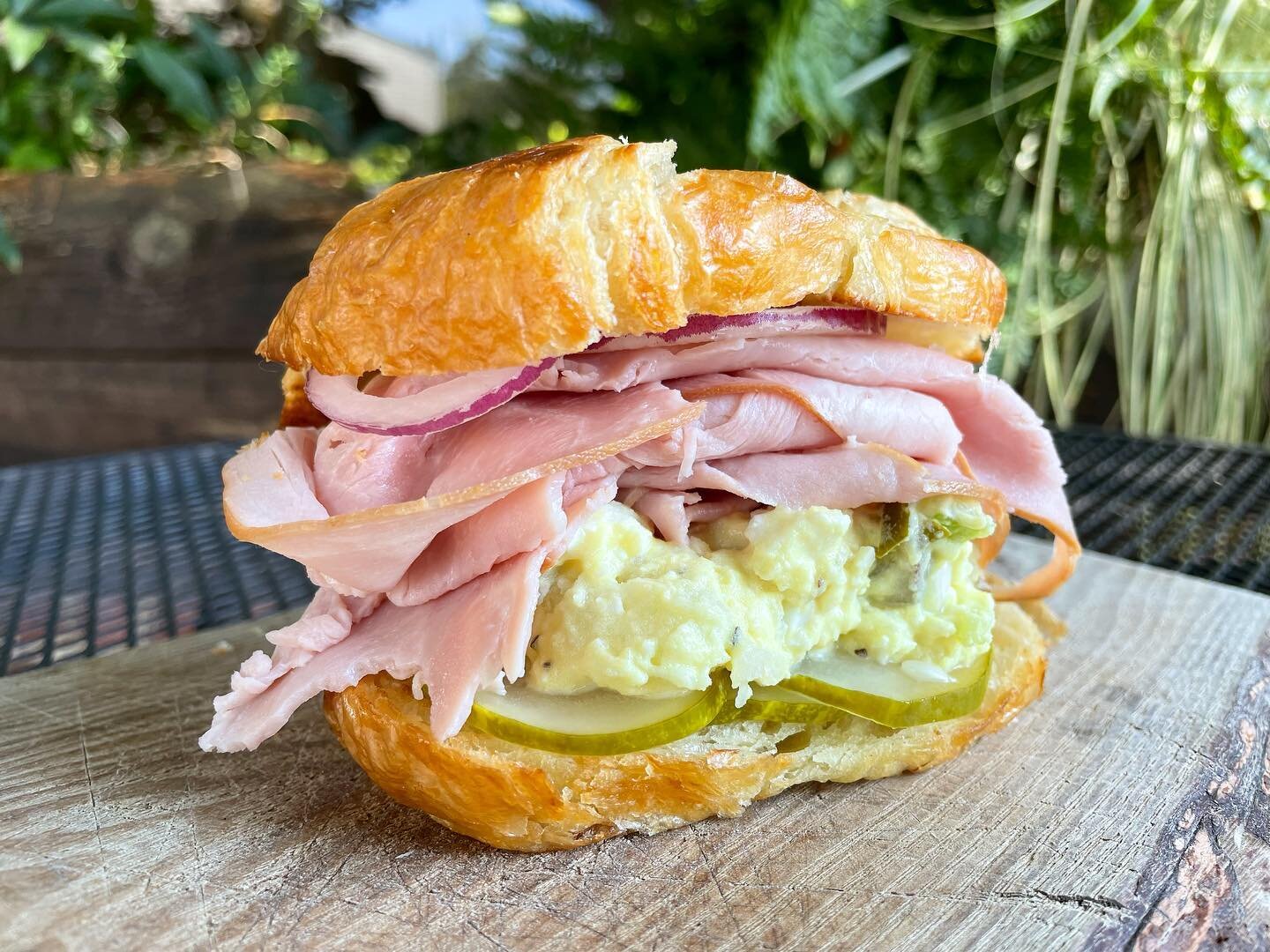 Today&rsquo;s special is a Ham &amp; Potato Sando with sliced ham, house made potato salad, red onions, and pickles on a buttery toasted croissant! Soups of the moment are Vegan Curry or Chicken Noodle seasonal side is vegan Tomato Cucumber Salad!
&b