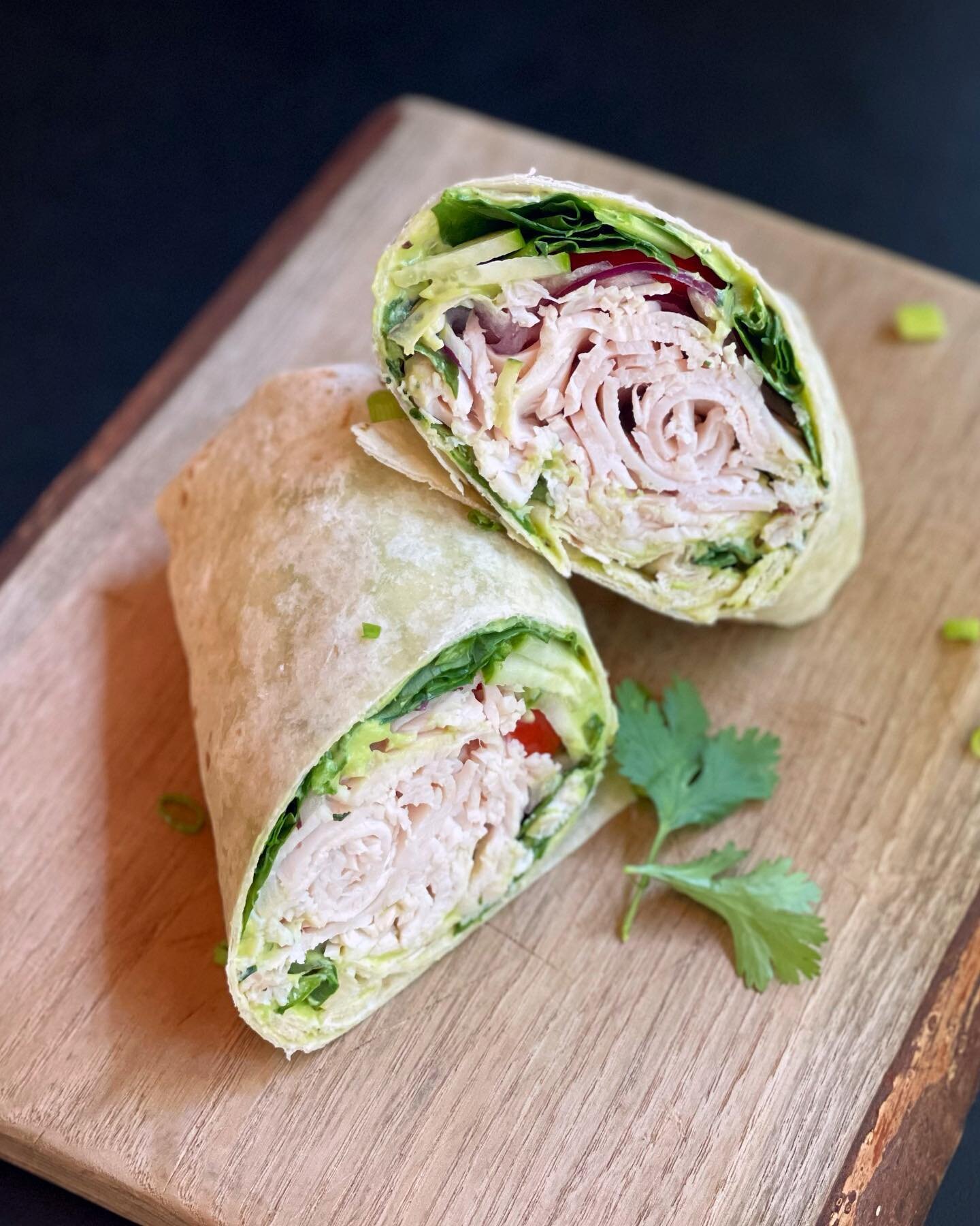 Today&rsquo;s special is an Avocado &amp; Turkey wrap with sliced turkey, creamy avocado spread, spinach, cucumber, red onion, and tomato wrapped in a flour tortilla! Soups of the moment are Vegan Curry or Chicken Noodle!
&bull;&bull;&bull;
#dailyspe